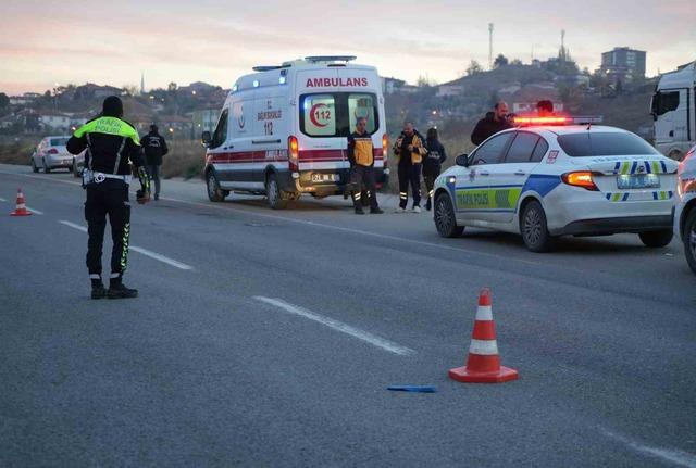 Otomobilin &ccedil;arptığı yaya hayatını kaybetti 5