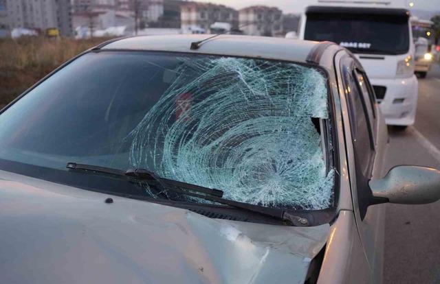 Otomobilin &ccedil;arptığı yaya hayatını kaybetti 3