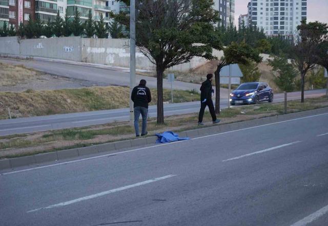 Otomobilin &ccedil;arptığı yaya hayatını kaybetti 2