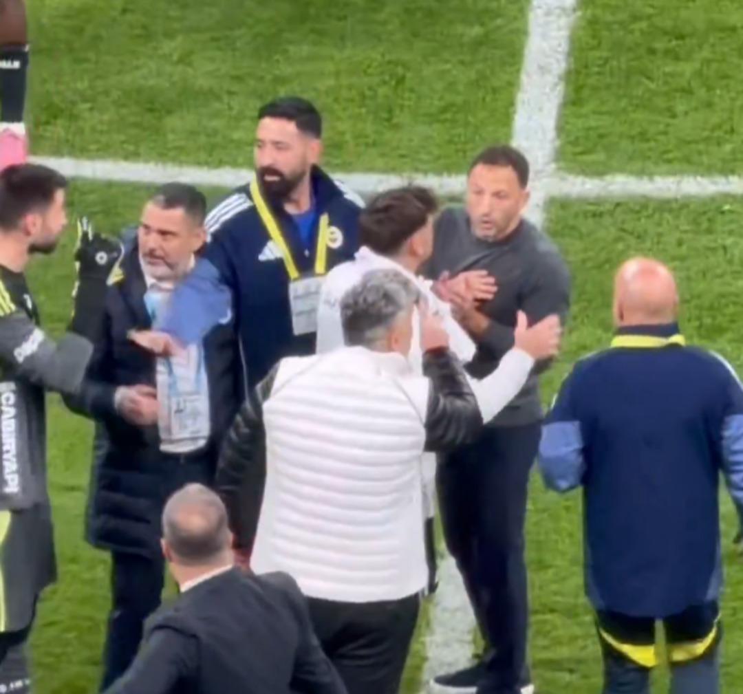 Görüntüler ortaya çıktı! Derbinin ardından Beşiktaş heyeti ile Tedesco tartıştı... Skriniar dan olay bir hareket geldi 4
