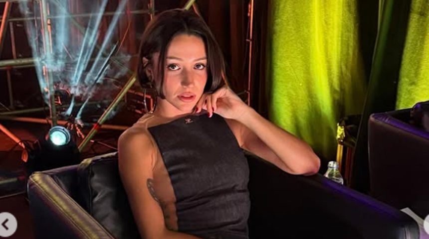 Zeynep Bastık lazere sinirlendi! Sahneden sert çıktı: Bu bir sevgi göstergesi değil