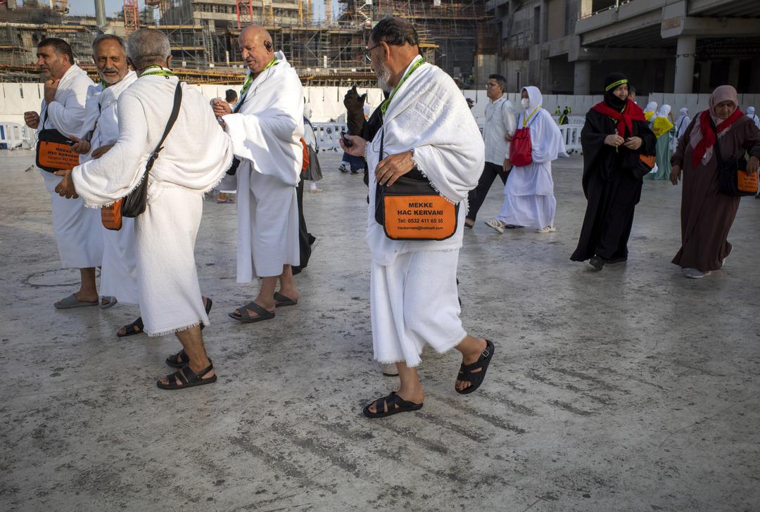 Bakanlık açıkladı:  Kurasız hac  vaadi olan reklamlara para cezası!  2
