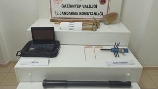 Gaziantep’te define bulmak amacıyla kaçak kazı yapan 9 şahıs suçüstü yakalandı