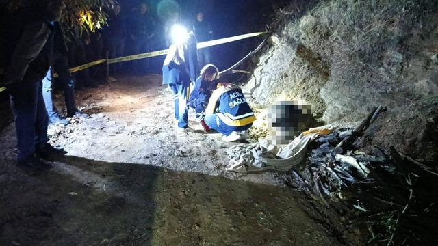 Aydın'da esrarengiz olay: Odun toplamaya gitti, traktörünün yanında ölü bulundu!