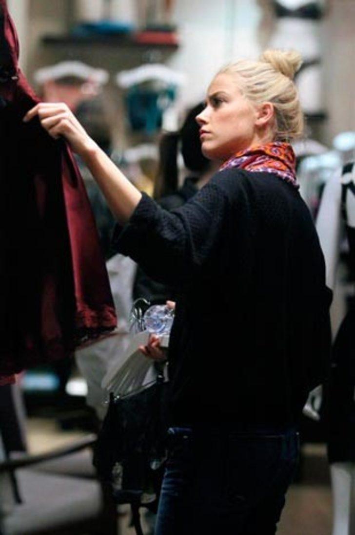 İç çamaşırı alışverişinde görüntülendi G1