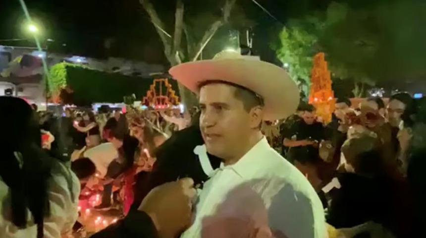 Ölüler Günü kutlamasında kanlı kartel saldırısı: Belediye Başkanı hayatını kaybetti! 