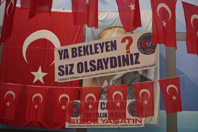 48 yıldır babasından ve kız kardeşinden aldığı böbreklerle yaşıyor 7