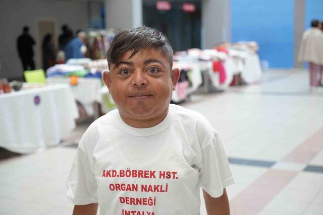 48 yıldır babasından ve kız kardeşinden aldığı böbreklerle yaşıyor 2