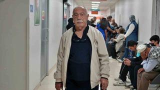48 yıldır babasından ve kız kardeşinden aldığı böbreklerle yaşıyor