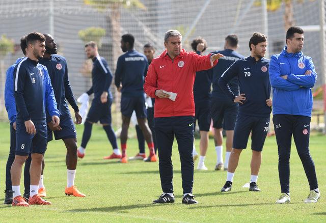 Antalyaspor Teknik Direktörü Hamzaoğlu: 