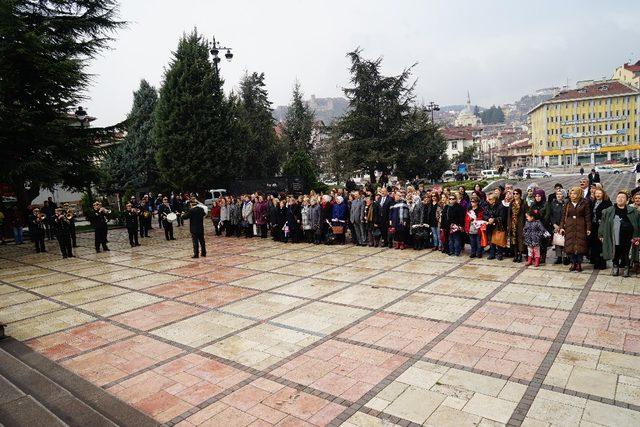 Kastamonulu kadınlar, Şehit Şerife Bacı Anıtına çelenk sundu