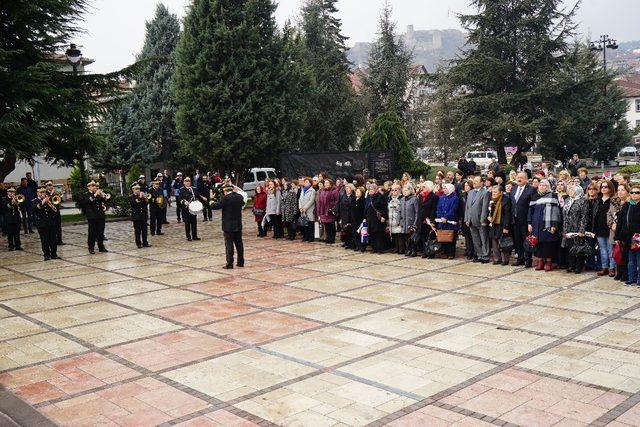 Kastamonulu kadınlar, Şehit Şerife Bacı Anıtına çelenk sundu