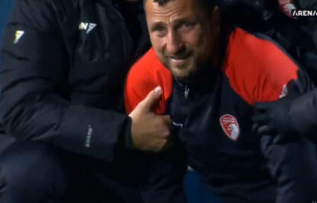 Takımı sahadayken kalp krizi geçirdi! Ünlü teknik adam hayatını kaybetti, oyuncuları sinir krizi geçirdi 2