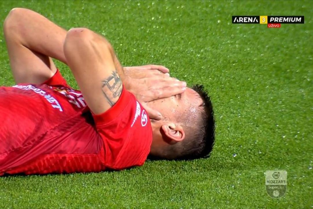 Takımı sahadayken kalp krizi geçirdi! Ünlü teknik adam hayatını kaybetti, oyuncuları sinir krizi geçirdi 3