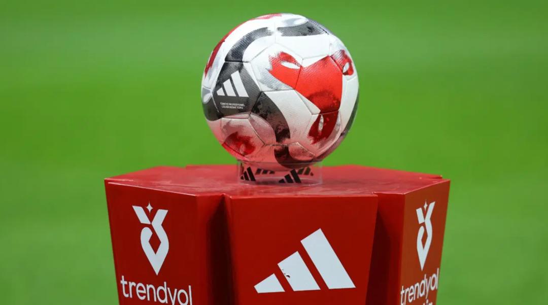 Derbi haftası sonrası Süper Lig in şampiyonunu açıkladılar: 6 puanlık olay tahmin! Galatasaray ve Fenerbahçe... 3