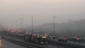 stanbul'da gz gz grmyor! Sis etkili oldu trafik kilit