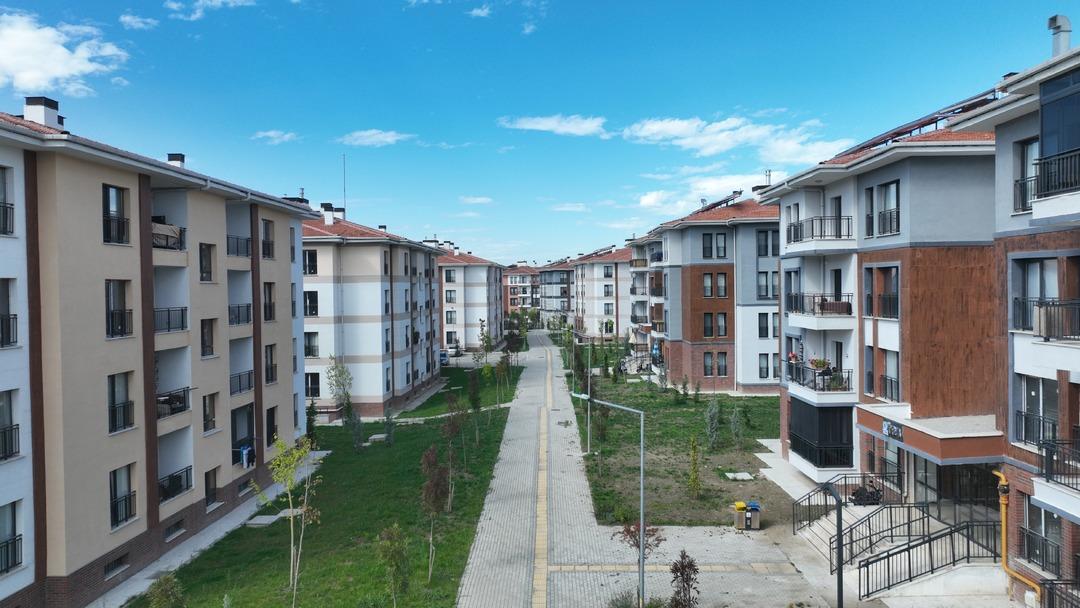 Bakan Kurum TOKİ ile ev sahibi olan vatandaşları paylaştı!  Yeni 500 bin sosyal konutumuz da sizleri bekliyor  6