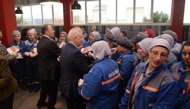 Bozbey’den Profil A.Ş. çalışanlarına 8 Mart sürprizi