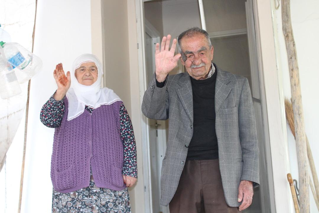 Eşi  adını bile yazamıyorsun  dedi: 88 yaşında 3 ayda okuma yazma öğrendi!   5