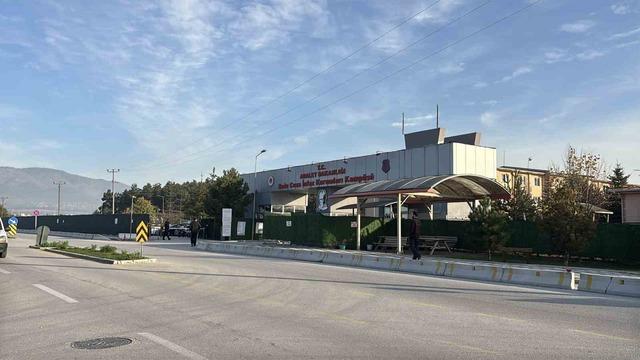 Cezaevinde babasının hastanelik ettiği 4 yaşındaki kızdan sevindirici haber 1