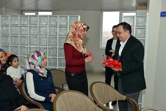 Ferhat Mergan’dan geleneksel gün hediyesi