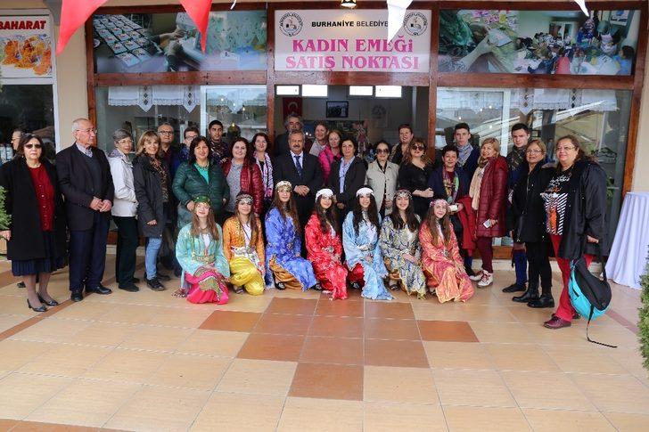 Burhaniye Belediyesi’nden kadınlara 8 Mart hediyesi, Kadın Emeği Satış Noktası açıldı G1