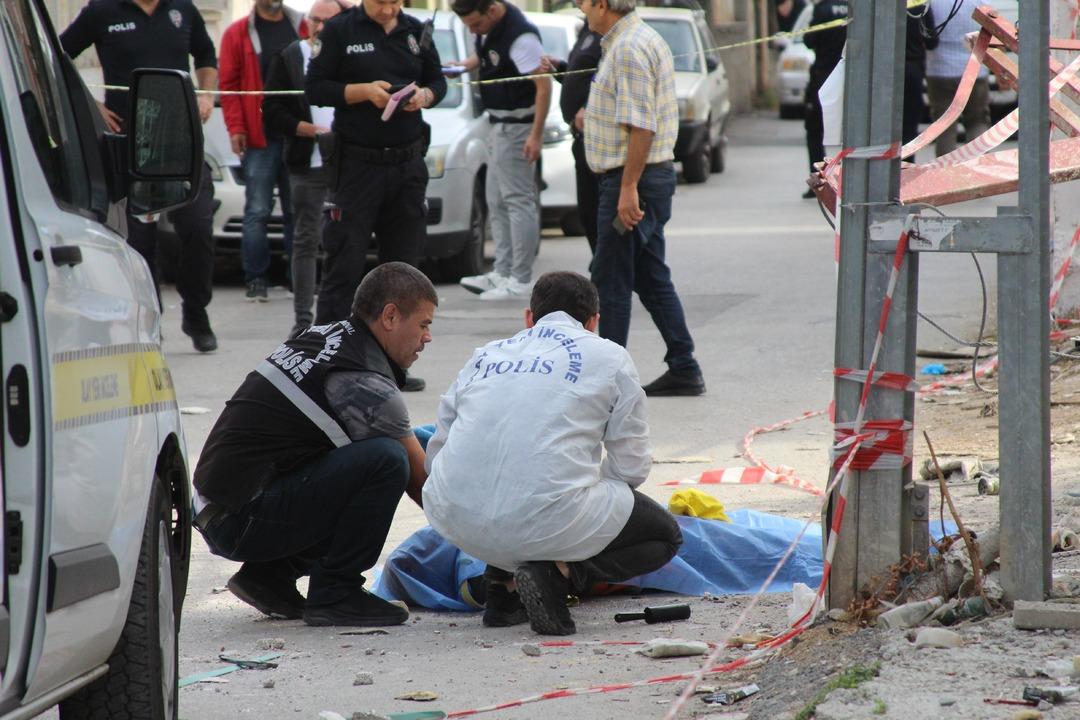 1200xauto Adana'da korkunç olay: İnşaat işçileri metrelerce yükseklikten yere çakıldı!