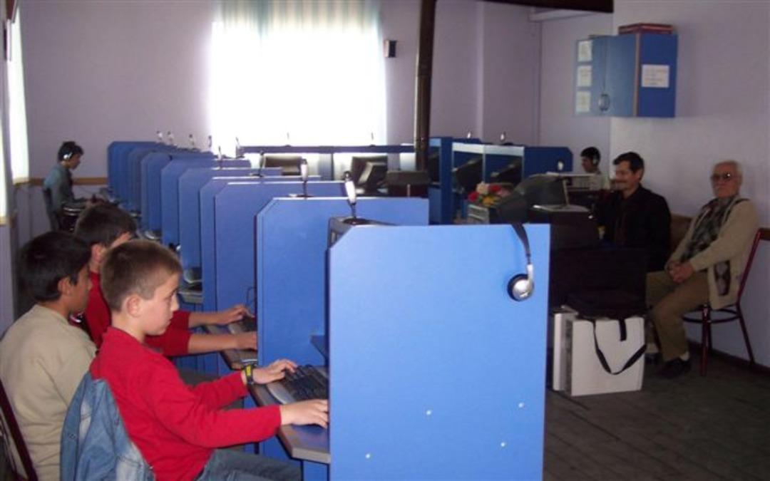 Abi 5 numarayı yarım saat açar mısın? İle başlayıp tarihe gömülen internet kafe kültürü 8