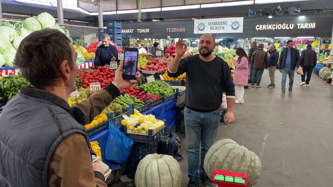  Satmamız için bize verdi, çok şaşırdım  Gören dönüp tekrar baktı 6