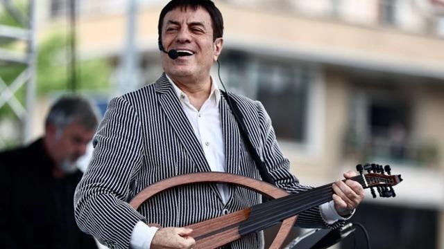 Anneleri Türkiye güzeliydi! Coşkun Sabah kızları Roza ve Helen ile görüntülendi! Güzellikleriyle hayran bıraktı