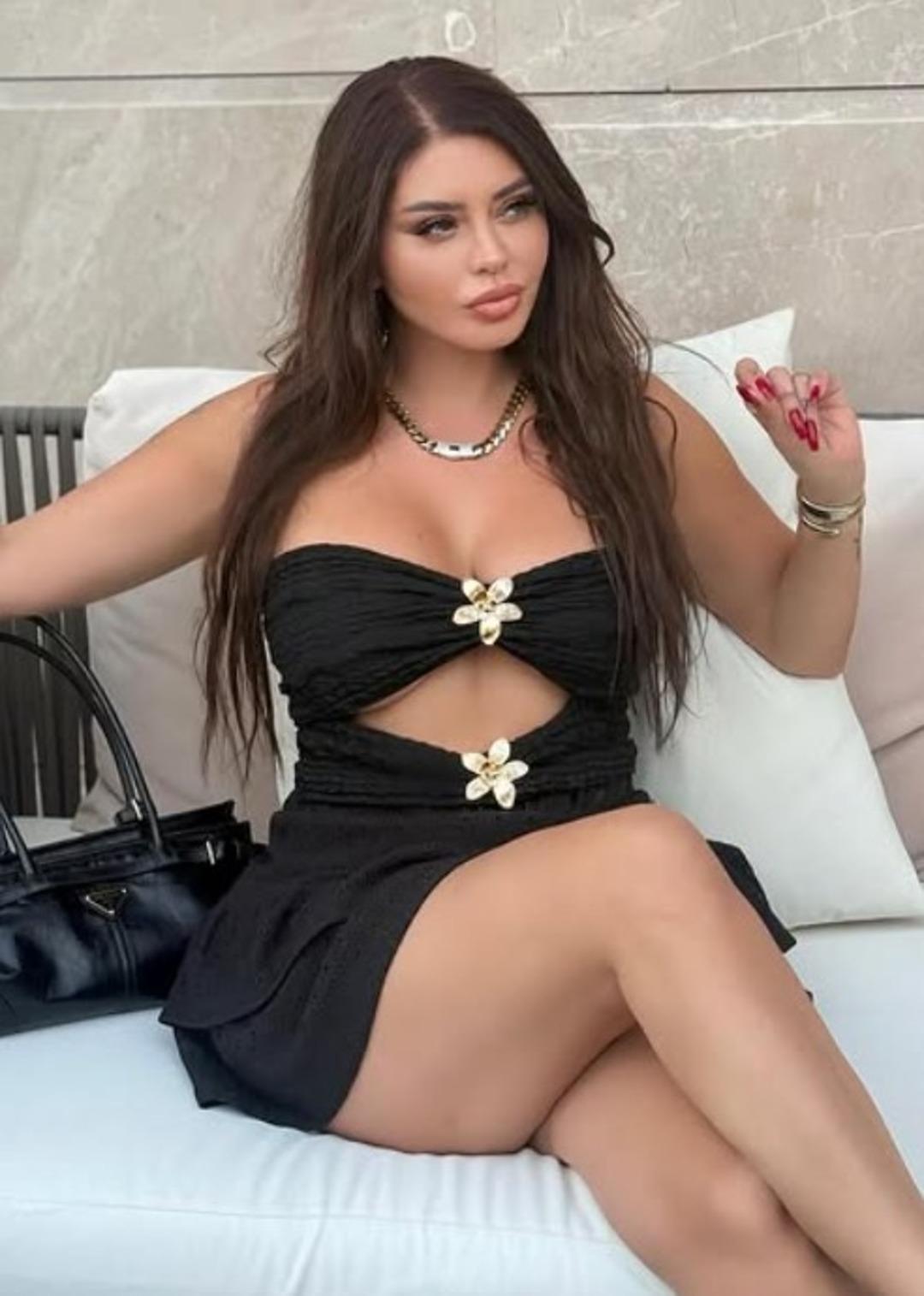 Okan Bayülgen  Sevişilecek insan kalmadı  demişti! Ebru Polat kendini tutamadı!   Bazı işlevlerim yok    2