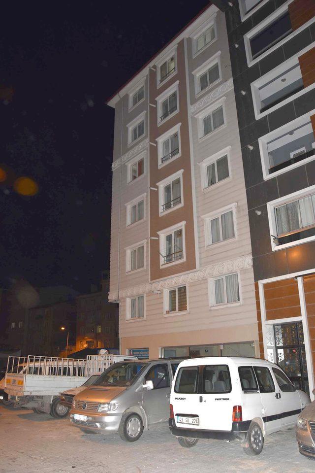 Doğum g&uuml;n&uuml;nde 6 ncı kattan d&uuml;şen Kader, toprağa verildi 3