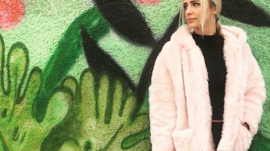 Doğum g&uuml;n&uuml;nde 6'ncı kattan d&uuml;şen Kader, toprağa verildi