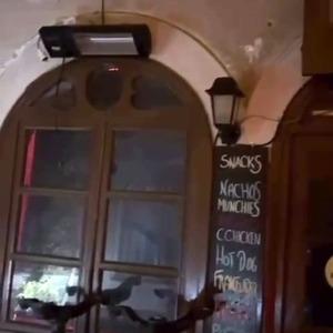 Alaçatı’da eğlence mekanına silahlı saldırı