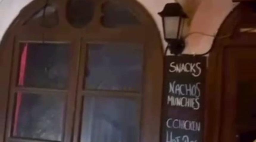 Ala&ccedil;atı&rsquo;da eğlence mekanına silahlı saldırı