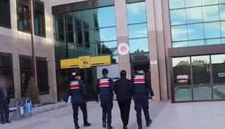 Takke takıp, cübbe giyip otomobille drift attı!