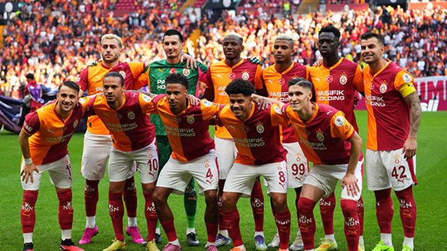 Galatasaray'da Şampiyonlar Ligi'nde oynanacak Ajax maçı öncesi kadro duyuruldu! Yunus Akgün'den kötü haber geldi...