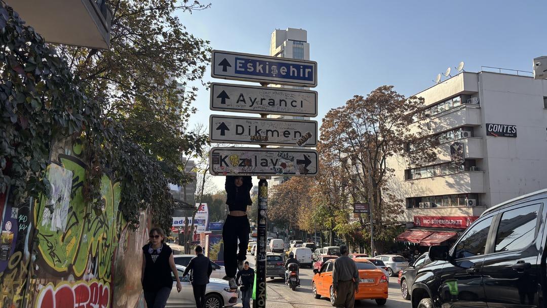 O tabela  En Ankara’ akımı viral oldu! Ortadan kaybolduğu belirlenince polisler nöbet tutmaya başladı 3