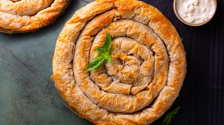 Boşnak b&ouml;reği tarifi! MasterChef boşnak b&ouml;reği tarifi: Boşnak b&ouml;reği nasıl yapılır, p&uuml;f noktası nedir?