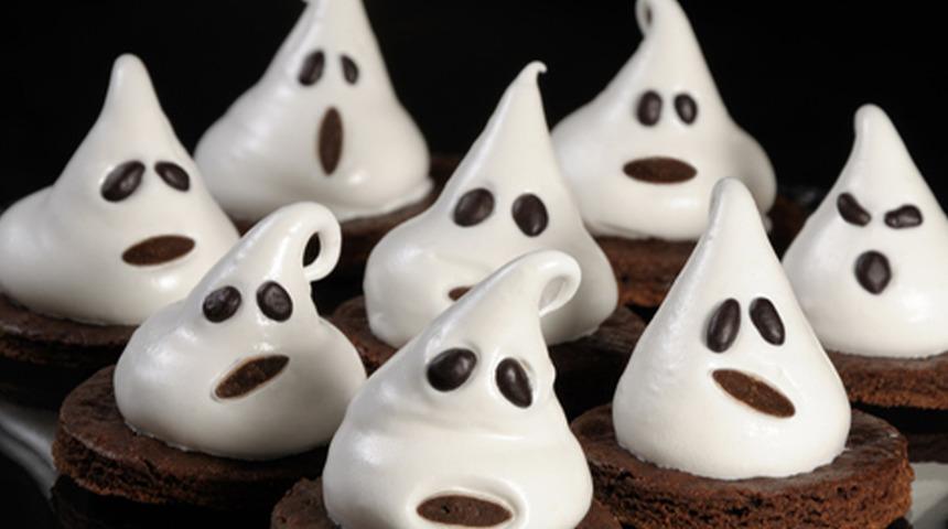 Ghosting tatlısı evde nasıl yapılır? Sosyal medyanın yeni hayalet trendi: Ghosting kurabiyesinin pratik tarifi…