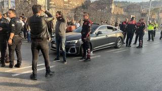 İzmir'de araca silahlı saldırı! Saldırgan yakalandı