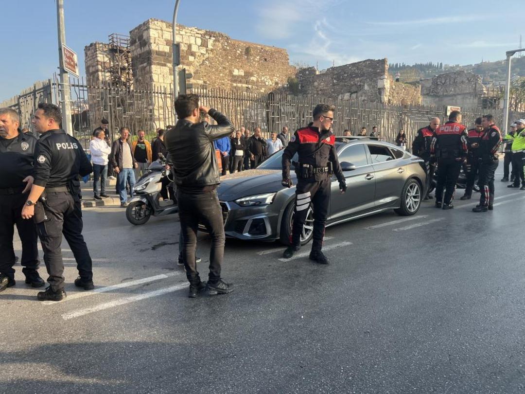 İzmir de araca silahlı saldırı! Saldırgan yakalandı 1