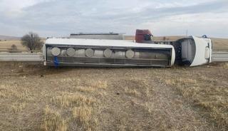 Kırıkkale'de akaryakıt tankeri devrildi: 1 yaralı