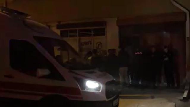 Eşinden haber alamayınca garaja indi, otomobilin içinde ölü buldu