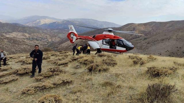 Malatya'da uçurumdan düşen kişinin yardımına ambulans helikopter yetişti