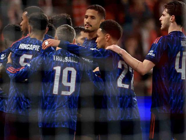 Arsenal'dan Şampiyonlar Ligi'ne damga! S.Prag'ı da geçtiler...