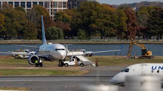 ABD'de bir yolcu uçağına bomba ihbarı yapıldı, uçuşlar bir süre durduruldu