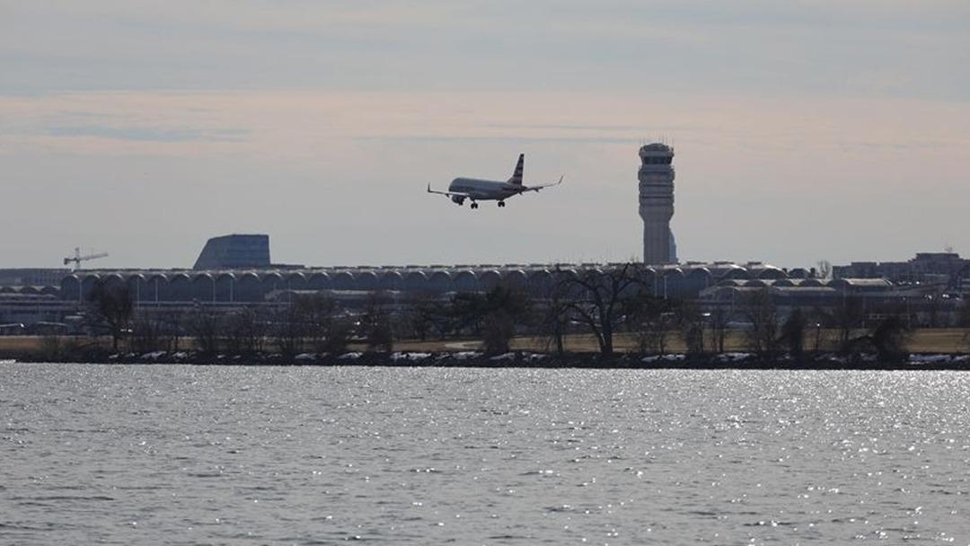 ABD de bir yolcu uçağına bomba ihbarı yapıldı, uçuşlar bir süre durduruldu 1