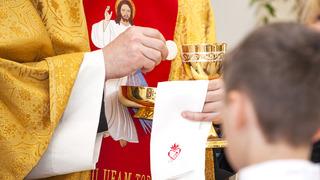 Kilisede skandal istismar olayı! Rahip yıllarca hedef almış...