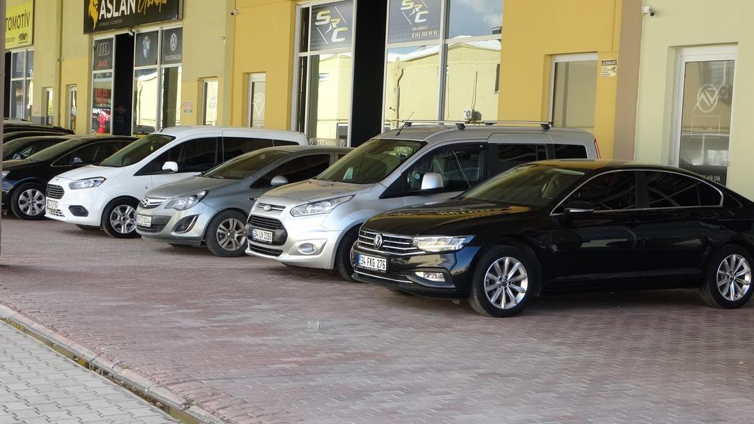 İkinci el otomobil fiyatları düştü! 200 bin TL yi buldu, araba alacaklara uyarı 1